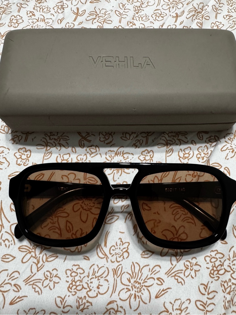 VEHLA Black Sunglasses Temple Arm with Gold Logo "Dixie VS254"